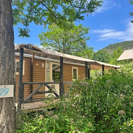 Village De Chalets Et Camping La Pierre De L'Aigle La Bréole Exterior foto