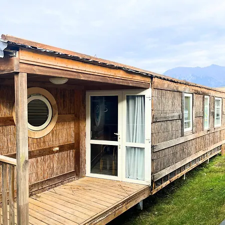 Village De Chalets Et Camping La Pierre De L'Aigle La Bréole Exterior foto