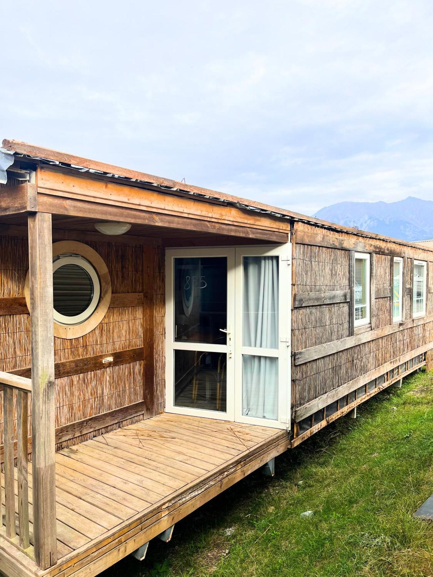 Village De Et La Pierre De L'aigle Campsite *